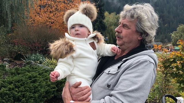 ИММИГРАЦИЯ В США 2022 | СТОИТ ЛИ ПЕРЕЕЗЖАТЬ В АМЕРИКУ ПОСЛЕ 50 смотреть онлайн