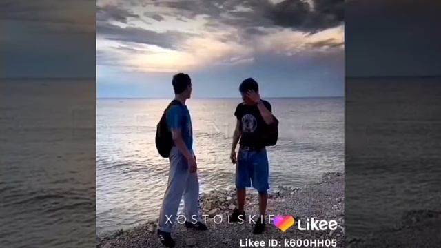 Фантанчик с чёрным дельфином смотреть онлайн