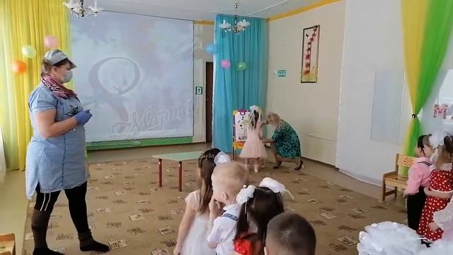 "Маленькая мисc", праздник в средней группе "Подсолнушек", март 2021, г. Бугуруслан смотреть онлайн
