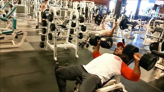 Training Some Chest With A POG Member смотреть онлайн