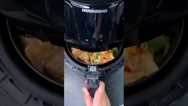 Итальянская фритата на завтрак🍅🍳 смотреть онлайн