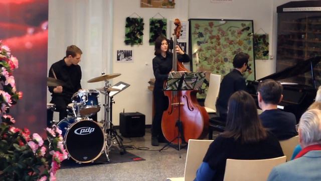 AFT im Gartenbaumuseum смотреть онлайн