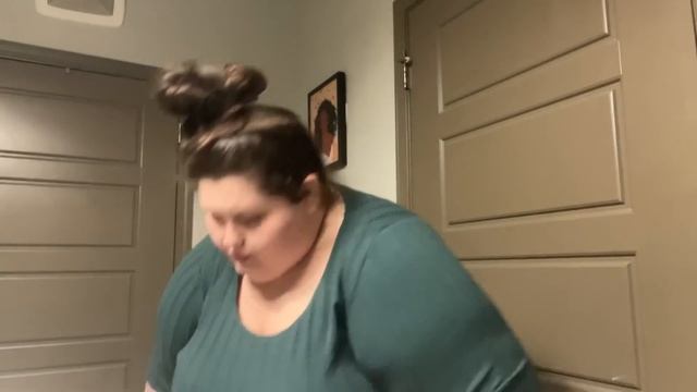 getting into bad habits, moving updates, emergency vet, & trader joes haul | vlog смотреть онлайн