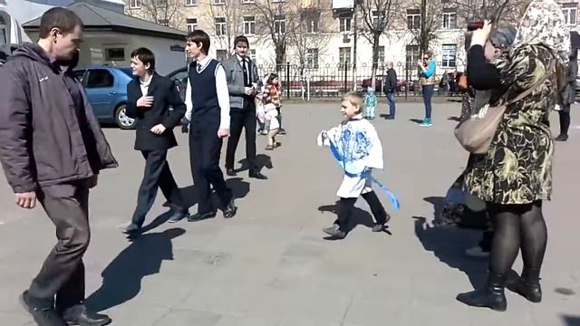 Танцы под колокола смотреть онлайн