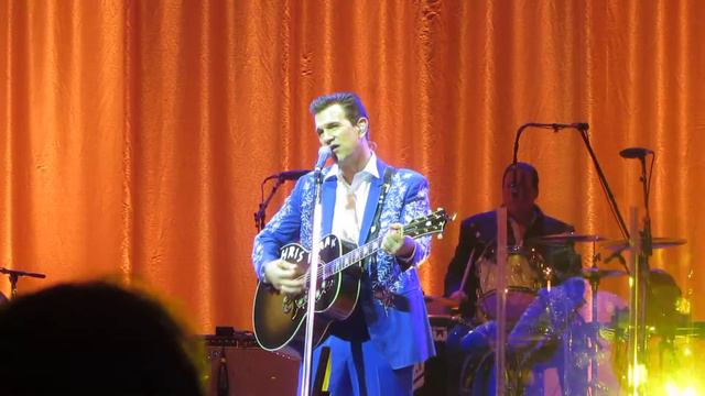 Can't Help Falling in Love (Wise Men) - Chris Isaak - Massey Hall, TOronto-May 24,2016 смотреть онлайн