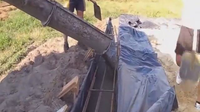 #11 В'яжемо арматуру, Заливаємо фундамент смотреть онлайн