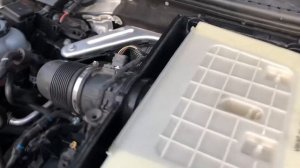 Установка воздушного фильтра Touareg 3 TDI 3.0 2018. Air filter Replace