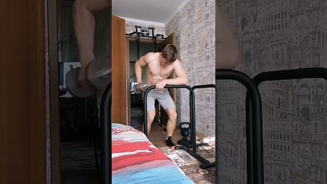 РАЗГИБАНИЯ В НАКЛОНЕ НА ТРИЦЕПС смотреть онлайн