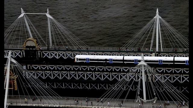 MOVING | Alberto Caltanella, Daniela Barone смотреть онлайн