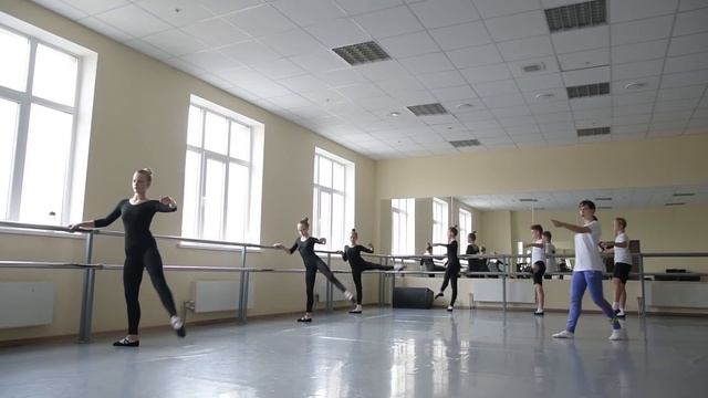 Урок классического танца с группой «Интервалы» #tmrozhdenie театра-мюзикла "Рождение" смотреть онлайн