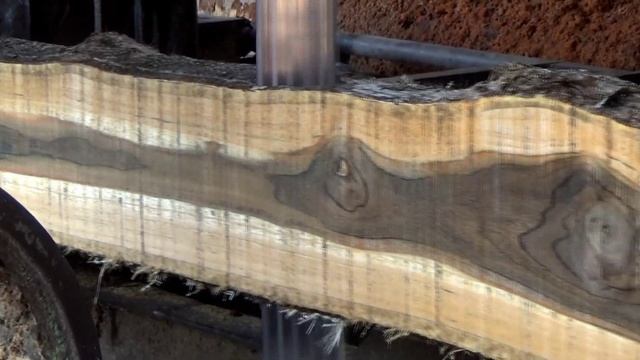 Percikan Api Muncul,mesin Pemotong Kayu Yang Sangat Kuat Gergaji Kayu Keras Seperti Batu.woodworkin