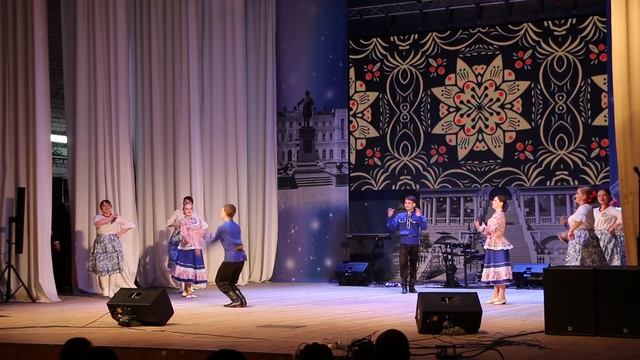 Вокальный ансамбль "Денница" и Ансамбль народного танца "Тальяночка" - "Я на печке молотила" смотреть онлайн