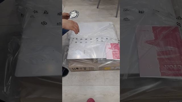 Обустройство квартиры после переезда из ДНР в Россию. Распаковка электроплиты смотреть онлайн