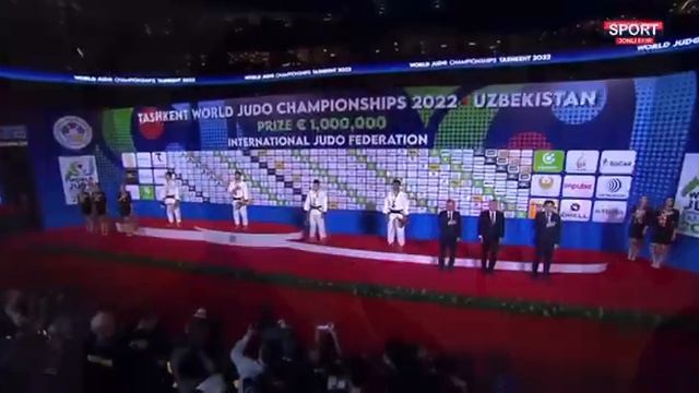 Давлат Бобонов шарафига Ўзбекистон мадҳияси янгради ва байроғимиз баланд кўтарилди. смотреть онлайн