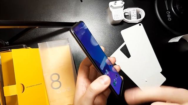 Realme8 C SUPER Amoled экраном