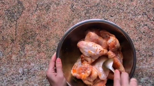 Крылышки в духовке с хрустящей корочкой. / Wings in the oven with a crispy crust. / Flügel im Ofen. смотреть онлайн