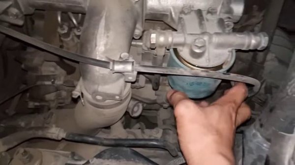 HOW TO PERFORM AND REPLACE OIL FILTER AND FUEL FILTER CANTER FUSO