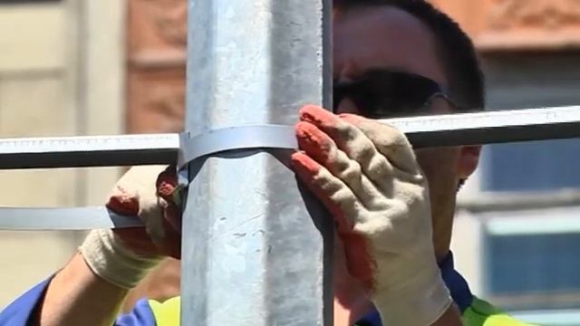 В Новокузнецке устанавливают новые пешеходные светофоры