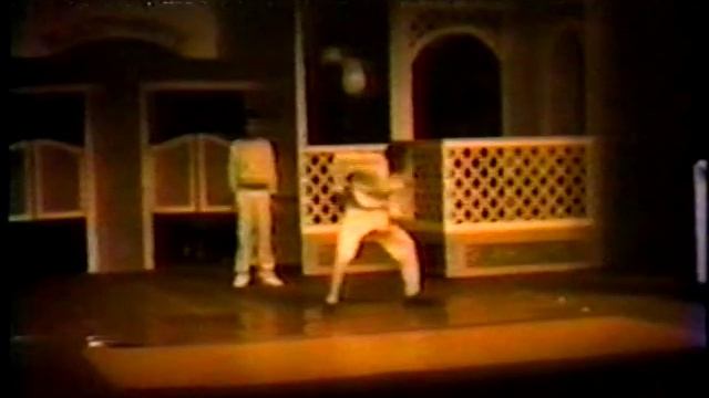 Money B-Playboy Inc/Sidewalk Breakers- Bboying and Pop'n with Dirty Dave-1985 смотреть онлайн