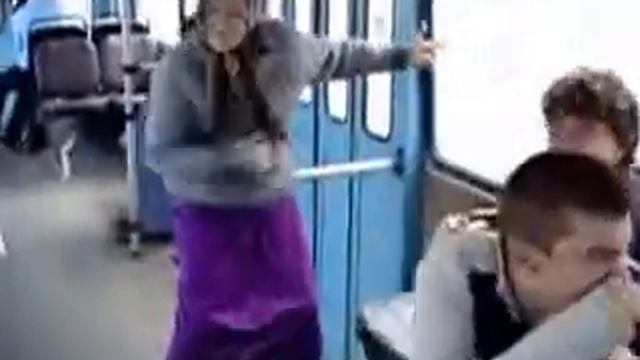 2015 год бабуля гони г Сумы!Прикол! смотреть онлайн