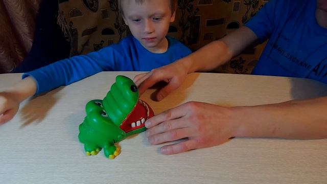 Посылка с алиэкспресса. Нас покусал крокодил! смотреть онлайн
