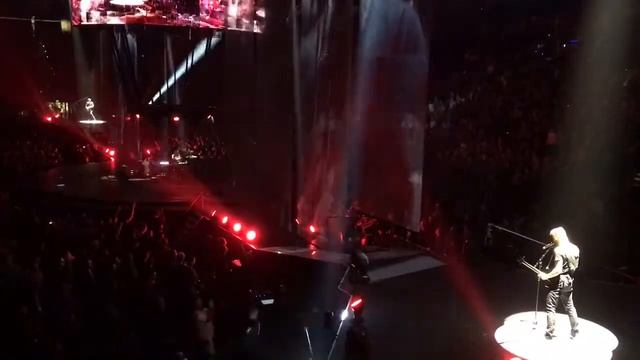 Muse - Our Time is Running Out [HD Live @ Oracle Arena, Oakland 12/15/2015] смотреть онлайн