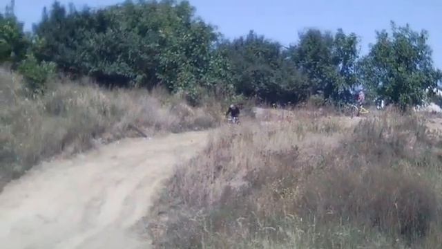 Там лисий намый велик впав я Тоды вилитыв ы ногу до коровы роздер колесо смотреть онлайн