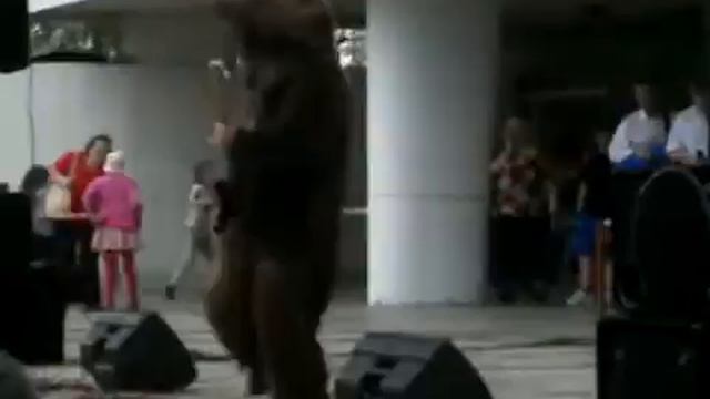 Медведь-гитарист смотреть онлайн