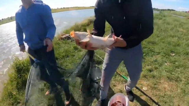 Хорошая рыбалка удалась на озере Вочепший смотреть онлайн