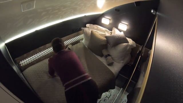 THIS IS THE MOST EXPENSIVE PLANE TICKET IN THE WORLD | Etihad A380 The Residence смотреть онлайн