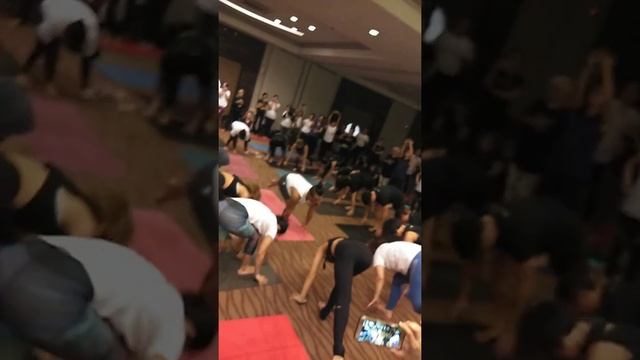 Inside Flow Yoga Concert with Young Ho Kiem koreo "Next To Me" смотреть онлайн