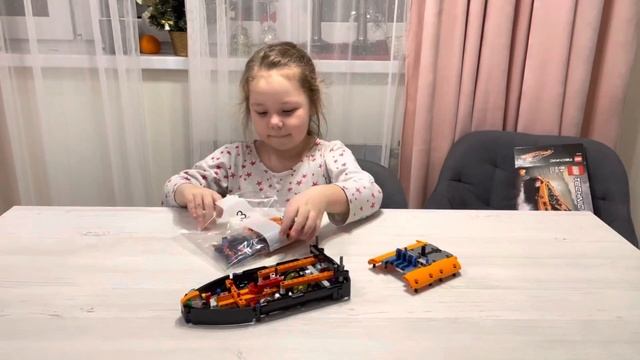Конструктор LEGO Technic Спасательное судно на воздушной подушке 42120.Сборка и обзор Часть 1 смотреть онлайн