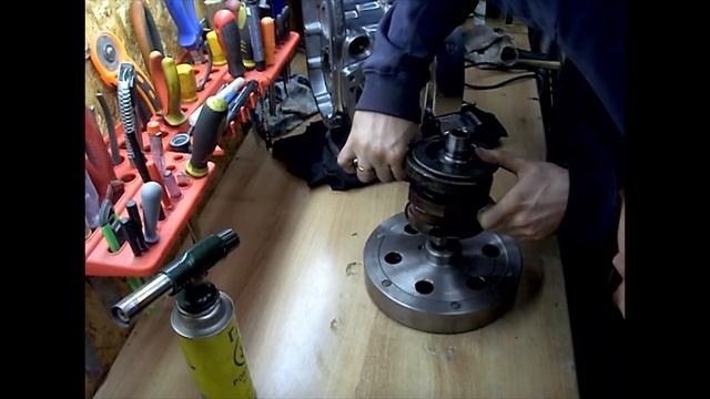 Ремонт мотоцикла Урал #20 - Установка коленвала с импортными подшипниками смотреть онлайн