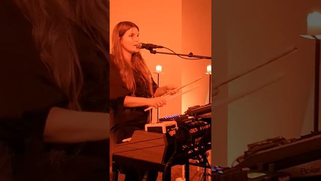 Jennie Abrahamson Reverseries Solo Tour 2018 Lift Me Up смотреть онлайн