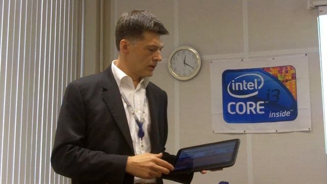 New WiMAX MeeGo tablet demonstrated by Dmitriy Konash смотреть онлайн