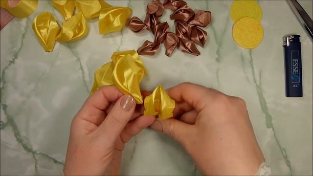 Цветы из лент, канзаши МК / DIY satin ribbon flower, kanzashi смотреть онлайн
