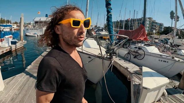 Жилье за ГРОШИ - Жизнь на яхте в США смотреть онлайн