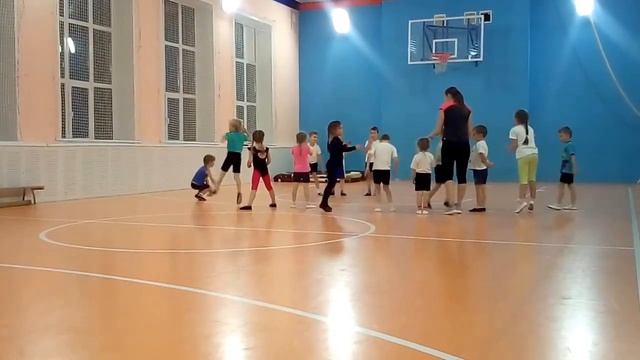 Игра "У медведя во бору" Дети 6 - 7 лет смотреть онлайн