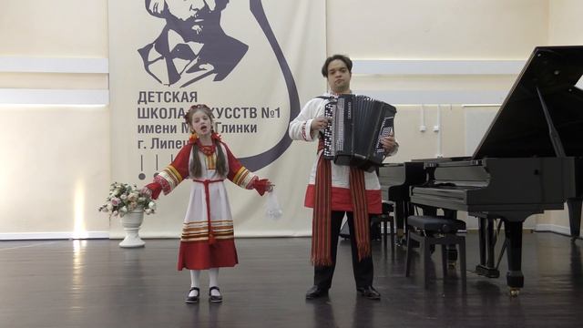 "Виноград расцветает" (свадебная,величальная) исполняет Тимофеева Анастасия смотреть онлайн