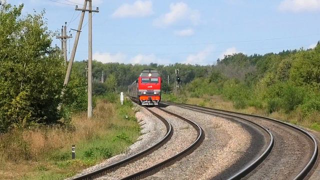 ТЭП70БС-244 со скорым поездом Мурманск — Анапа смотреть онлайн