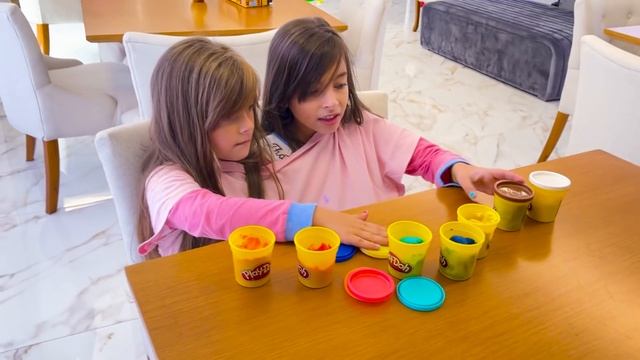 24 Horas fazendo tudo grudada com minha irmã helena | Jéssica Godar e Laurinha e Helena e Gabriel смотреть онлайн