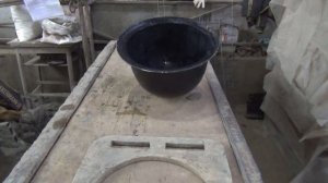 Производство бетонной полусферы: фрезеровка матрицы, обратная формовка, отливка.