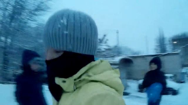 Снежные забавы - Горки Санки смотреть онлайн