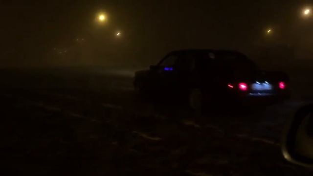 Mercedes 190 2.5D rainy day смотреть онлайн