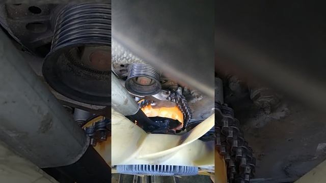 2001 Ford Expedition 4.6 water pump installation part 2 смотреть онлайн