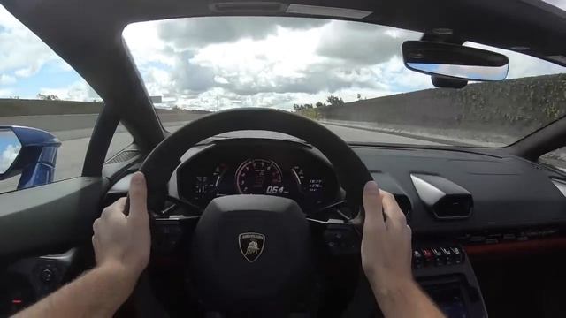 Тест-драйв Lamborghini Huracan EVO Spyder 2020 от первого лица. смотреть онлайн