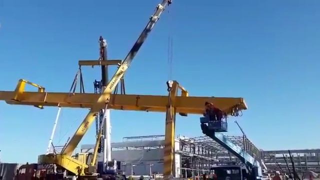 Неудачный демонтаж кран-балки в Ренейссансе. смотреть онлайн