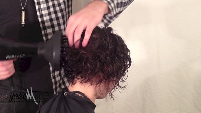 Womens Curly Hairstyle Tutorial | Medium Curly Hair смотреть онлайн