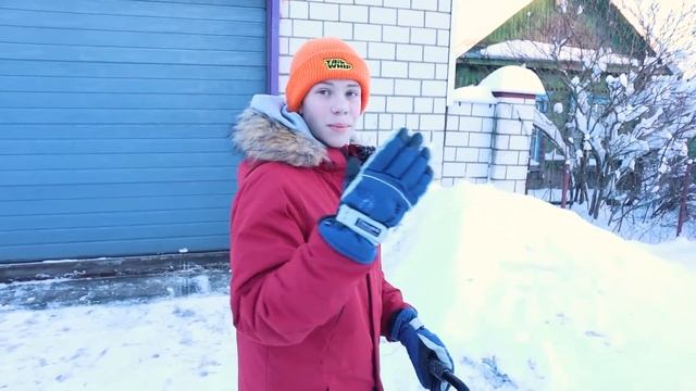 Снегокат - Самокат на Лыжах ! Трюки на Снежном Самокате и Спуск с Горок смотреть онлайн