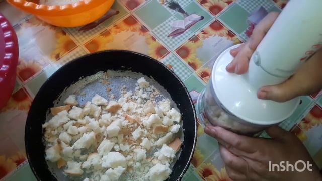 Кефирные лепёшечки и сделаем панировачные сухари... смотреть онлайн